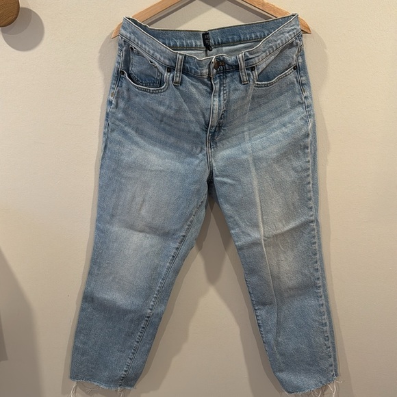 J. Crew Women’s Essential Straight Jean Light Blue Wash Everyday Jeans Size 32 - Picture 4 of 8